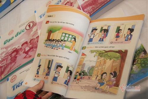 Nhà trường thiếu căn cứ để chọn sách giáo khoa