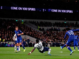 CLIP: Siêu phẩm không thể cản phá của Willian vào lưới Tottenham