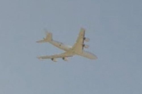 "Máy bay ngày tận thế" Mỹ chế áp điện tử tàu trinh sát Nga