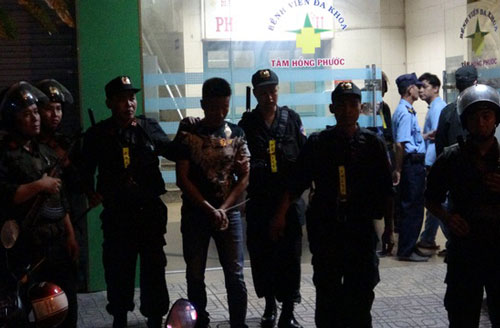 Đồng Nai: Hơn 100 cảnh sát vây bắt nhóm đối tượng khống chế giám đốc bệnh viện đòi nợ