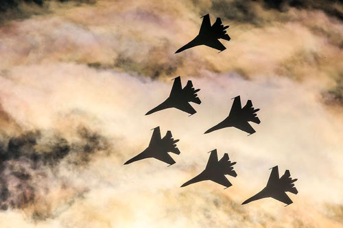 Máy bay quân sự Nga vẫn kém xa Mỹ về số lượng, còn chất lượng thì sao?