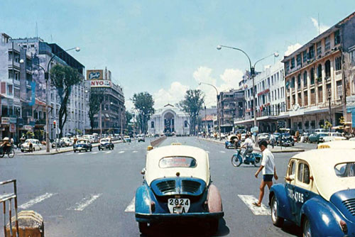 Loạt ảnh để đời về xe taxi ở Sài Gòn trước 1975