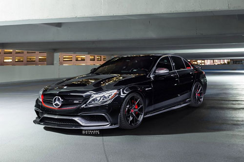 Ngắm siêu phẩm Mercedes-AMG C63 S độ ngập tràn carbon