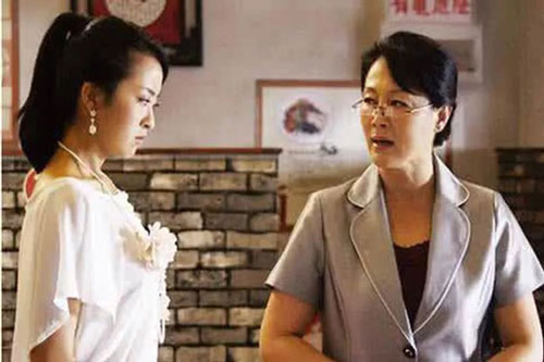 Mẹ chồng "sốt" cháu trai tí tí lại giục con dâu đẻ, con trai nói 1 câu khiến bà ngậm ngùi ân hận