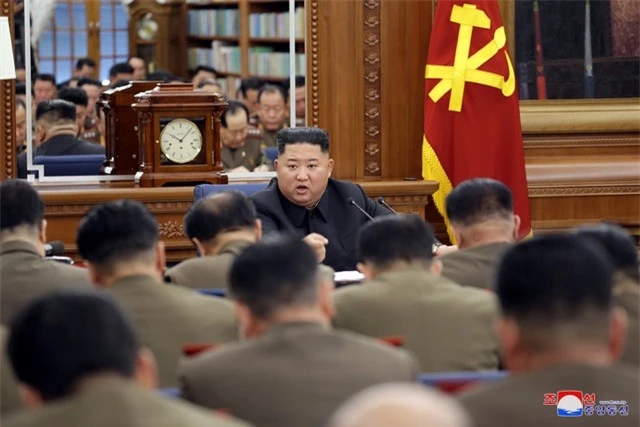 Ông Kim Jong-un chủ trì hội nghị quân sự giữa lúc căng thẳng với Mỹ - 1