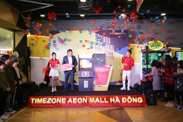 Ông Nesh Selva – Tổng Giám đốc Timezone Singapore và Timezone Việt Nam chính thức khai trương Trung tâm giải trí Timezone Aeon Mall Hà Đông