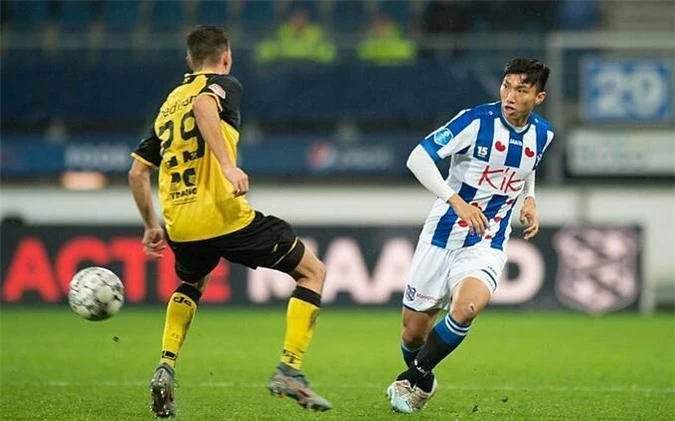 Trước khi năm 2019 khép lại, Văn Hậu kịp có trận đầu tiên đá cho Heerenveen, hôm 17/12.