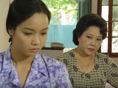 Đêm tân hôn thành ác mộng khi mẹ chồng giở đủ chiêu phá rối