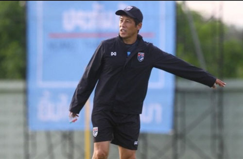 HLV Nishino sẽ áp dụng lối chơi của HLV Park Hang Seo tại giải U23 châu Á?