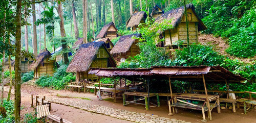 Cuộc sống ở bộ lạc "cự tuyệt" với mọi công nghệ hiện đại