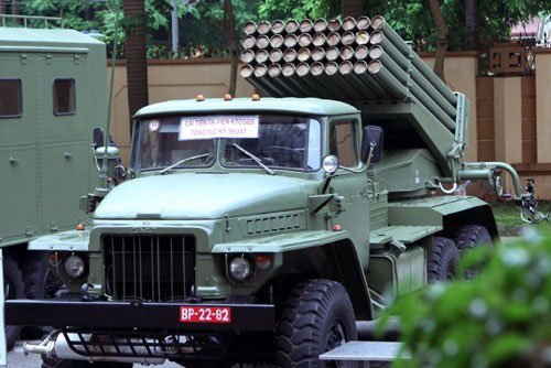 "Bão lửa" BM-21 Việt Nam tự động hóa, kíp lái yên tâm ngồi hầm khai hỏa