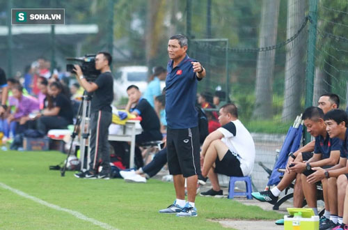 HLV Mai Đức Chung cảm ơn bầu Hiển, mong các đơn vị hứa thưởng SEA Games 30 sớm chuyển tiền