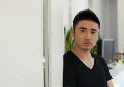 Trước khi bị đẩy vào phòng sinh mổ, vợ tôi ú ớ đưa ra mảnh giấy với những nét chữ nguệch ngoạc nhưng đọc xong, cả nhà lặng người đi vì đau đớn