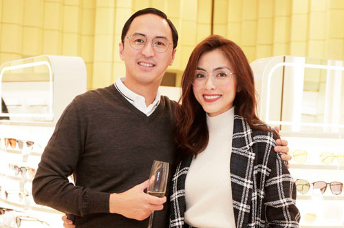 Hà Tăng lại gây sốt với màn "hack tuổi" đáng nể, tay trong tay sánh đôi cực tình bên ông xã tại sự kiện