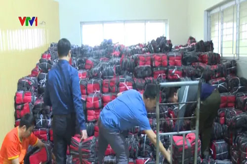 Bắt số lượng lớn túi giữ nhiệt giả nhãn mác "Made in Vietnam"