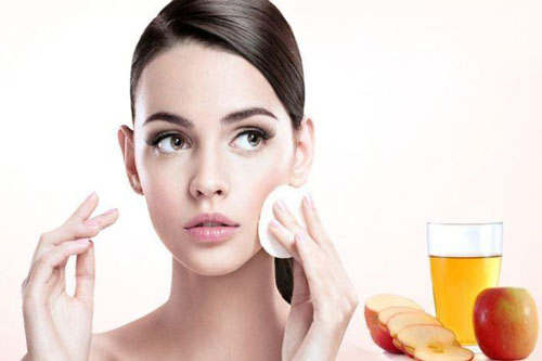 Giấm táo giúp trị mụn ẩn hiệu quả