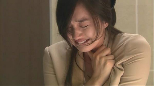 Nóng bỏng đón chờ đêm tân hôn lại bị chồng "dội nước lạnh" tê tái