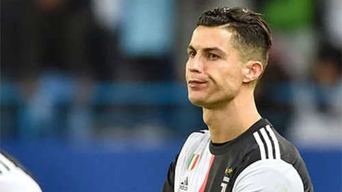 Ronaldo nguy cơ giảm mạnh tiền lương
