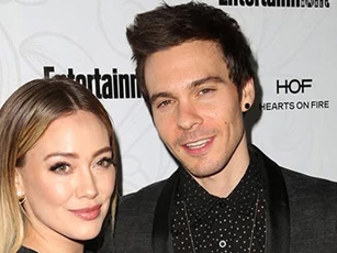 Hilary Duff bí mật kết hôn tại nhà riêng