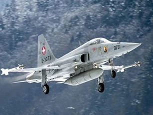 Mỹ đổ tiền mua tiêm kích F-5 để làm gì?