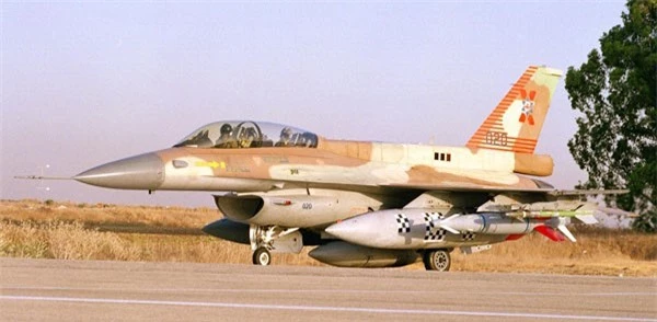 F-16I cua Israel mang ten lua Delilah 