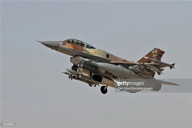 F-16I cua Israel mang ten lua Delilah 