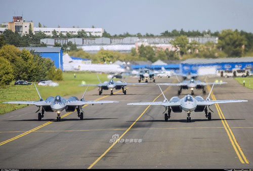 Nga mang Su-57 ra trình diễn "Voi Đi Bộ" sau nhiều năm đợi chờ mòn mỏi