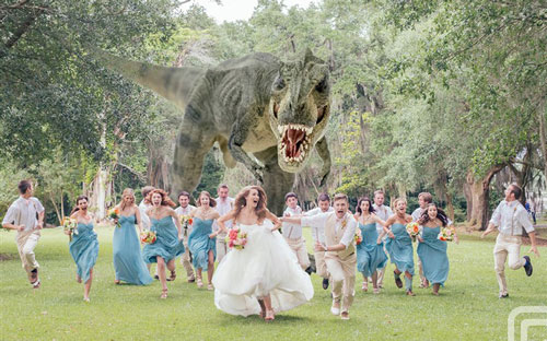 Đám cưới chơi trội khi có phù dâu là… "khủng long bạo chúa"