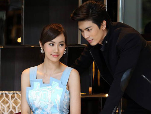 Lạnh cóng khi nửa đêm nghe trộm âm mưu người yêu bàn với sếp để có cơ hội thăng tiến