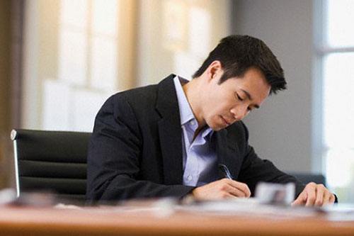 Kết hôn 6 tháng rồi tôi mới phát hiện ra vợ có một sở thích vô cùng kỳ quặc khiến mỗi lần tôi ra ngoài với cô ấy là muối mặt xấu hổ