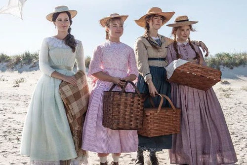 Emma Watson, Florence Pugh, Saoirse Ronan và Eliza Scanlen trong Little Women.