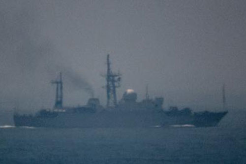 Mỹ soi rõ tàu Viktor Leonov áp sát Florida, Nga nói thẳng