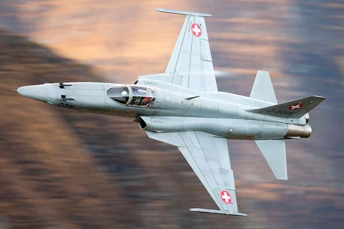 Theo thông tin mới nhất được truyền thông Thuỵ Điển và Mỹ đăng tải, phía Thuỵ Điển hiện đang đàm phán với Mỹ để bán lại 22 chiếc chiến đấu cơ F-5 từng mua của nước này trong quá khứ. Nguồn ảnh: BI.