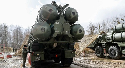 Mỹ vừa dọa nạt vừa chèo kéo, Ấn Độ sẽ từ bỏ S-400 Nga?