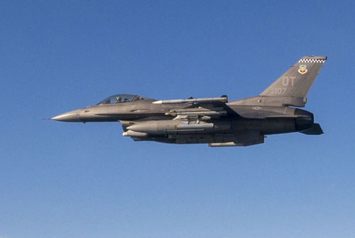 “Chim ưng” F-16 Mỹ khai hỏa bắn rụng máy bay không người lái