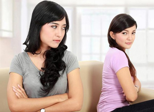 Cuộc sống "địa ngục" ở nhà chồng với 6 bà cô và 1 mẹ chồng