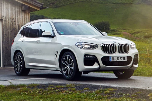 8. BMW X3 xDrive30e 2020.