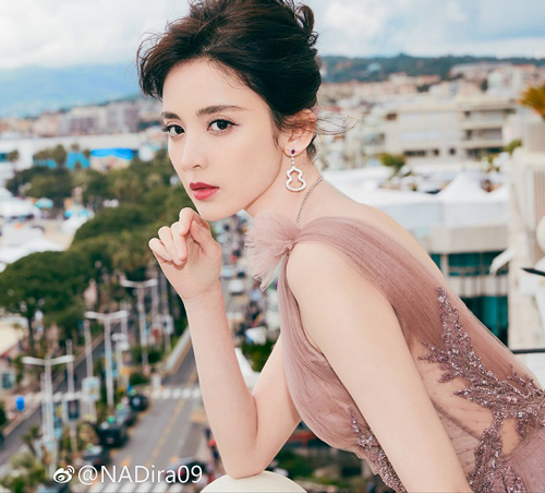 Dung nhan của "thần tiên tỷ tỷ" tộc người đẹp nhất Trung Á