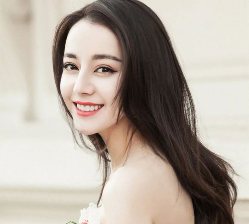 Địch Lệ Nhiệt Ba - Đệ nhất mỹ nhân Tân Cương có khuyết điểm nhiều người không hay