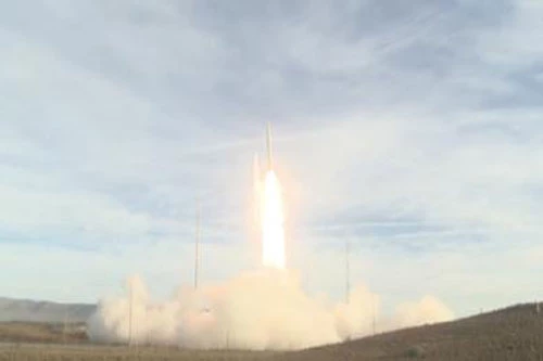 Mỹ phóng tên lửa tầm trung hôm 12/12.