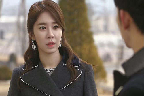 Chồng sắp cưới bảo "mua cho mẹ anh cái nhẫn vàng nhân dịp Noel bà sẽ vui lắm", tôi đáp nhẹ mà khiến anh im re