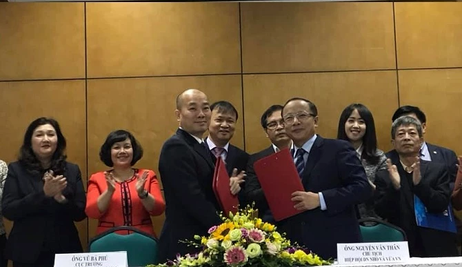 Cục Xúc tiến thương mại và Hiệp hội doanh nghiệp nhỏ và vừa Việt Nam (VINASME) đã ký kết thỏa thuận hợp tác nhằm đẩy mạnh phối hợp trong công tác chia sẻ thông tin, triển khai hoạt động XTTM hỗ trợ doanh nghiệp nhỏ và vừa Việt Nam.