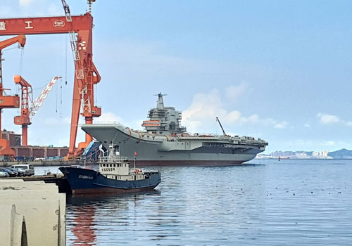 Với tiêm kích J-15, tàu sân bay của Trung Quốc chỉ là "hổ giấy"?