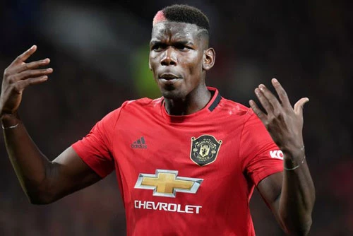 Pogba đã ‘chán ngấy’ M.U. Theo tờ Tuttosport, tiền vệ Paul Pogba đã không còn mặn mà với việc tiếp tục gắn bó với M.U. Đồng thời, anh cũng ngỏ ý muốn trở lại Juventus thi đấu. Đồng thời, tờ báo này cũng khẳng định, muốn có được sự phục vụ của ngôi sao người Pháp thì “Lão bà” phải chi ra 153 triệu bảng hoặc 51 triệu bảng cộng thêm Emre Can.