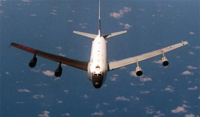 Máy bay trinh sát Mỹ quần thảo trên bán đảo Triều Tiên - 1