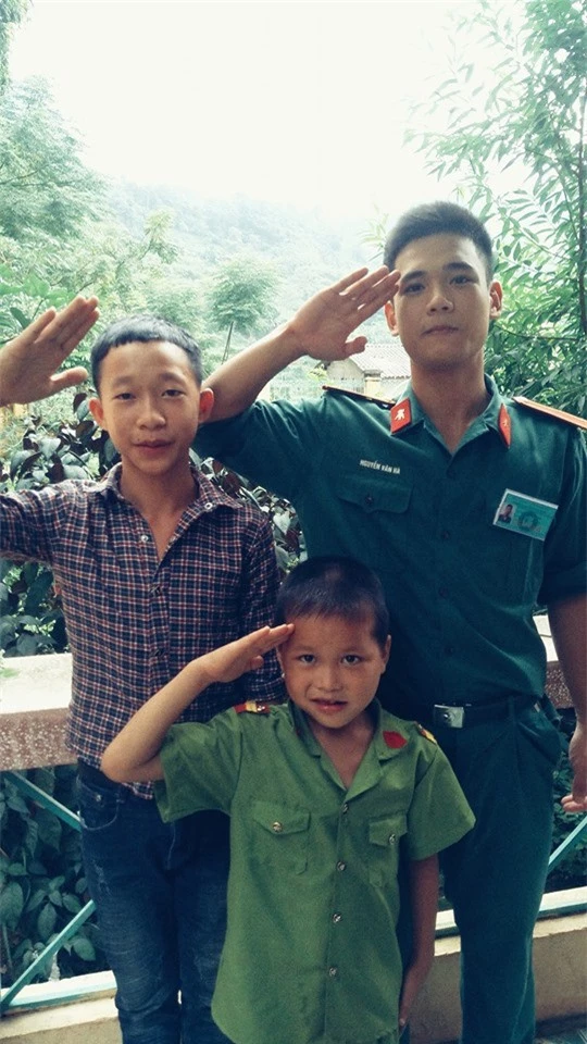 Ngắm hot boy trường quân sự, hội chị em sững sờ đòi... - Hình 12 Ngam hot boy truong quan su, hoi chi em sung so doi...-Hinh-12