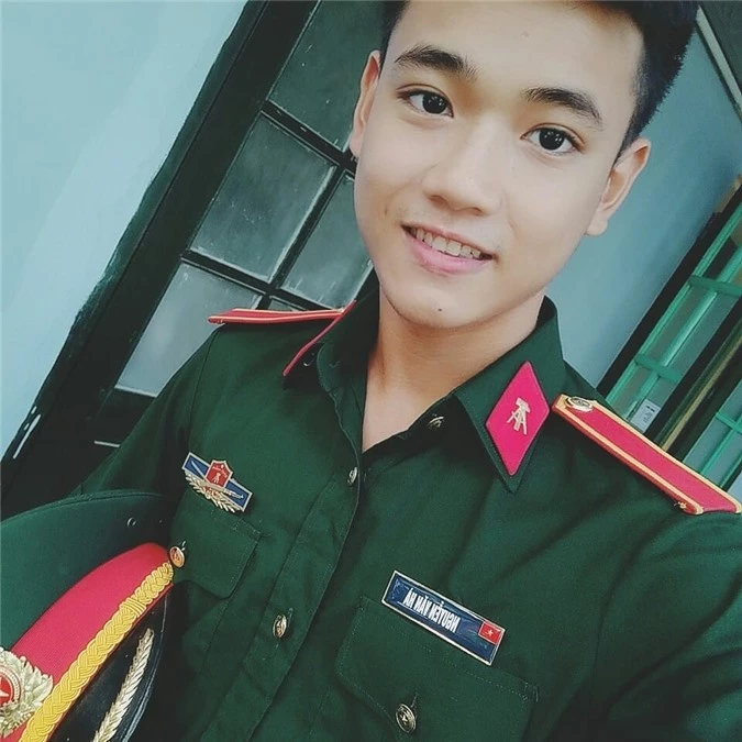 Ngắm hot boy trường quân sự, hội chị em sững sờ đòi... - Hình 14 Ngam hot boy truong quan su, hoi chi em sung so doi...-Hinh-14