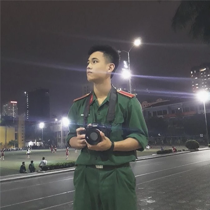 Ngắm hot boy trường quân sự, hội chị em sững sờ đòi... - Hình 9 Ngam hot boy truong quan su, hoi chi em sung so doi...-Hinh-9