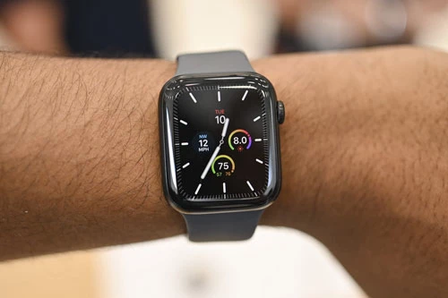 Apple Watch chỉ mất 2 năm để trở thành mẫu đồng hồ thông minh theo dõi sức khỏe bán chạy nhất thế giới.