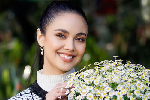 Hoa hậu Thế giới 2013 siêu dễ thương trong bộ ảnh khám phá Đà Lạt